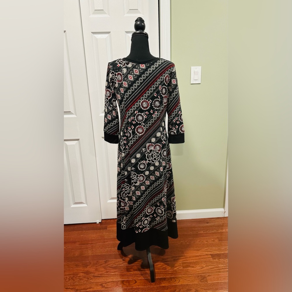 Rabbit Rabbit Rabbit Designs Black/White/Red Midi Dress size 12 - Picture 2 of 5